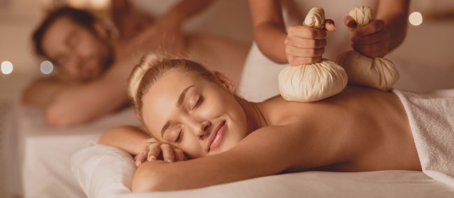 Thaise Kruidenstempel Massage